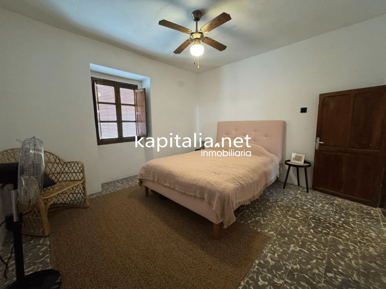 Casa de tres plantas a la venta en Ontinyent