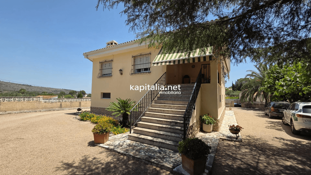Espectacular chalet a la venta en Ontinyent