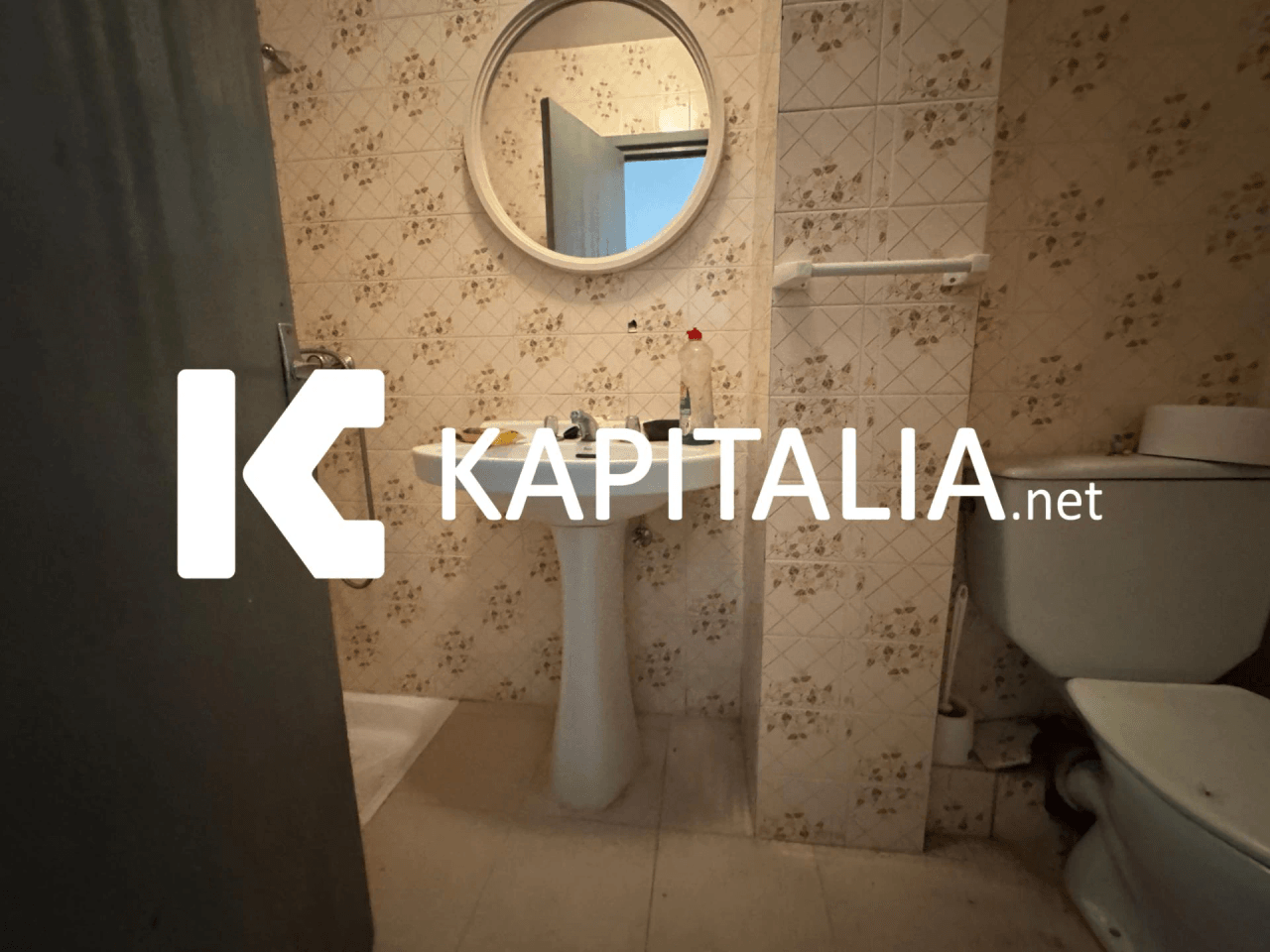 Local comercial a la venta en Ontinyent con posibilidad de vivienda.