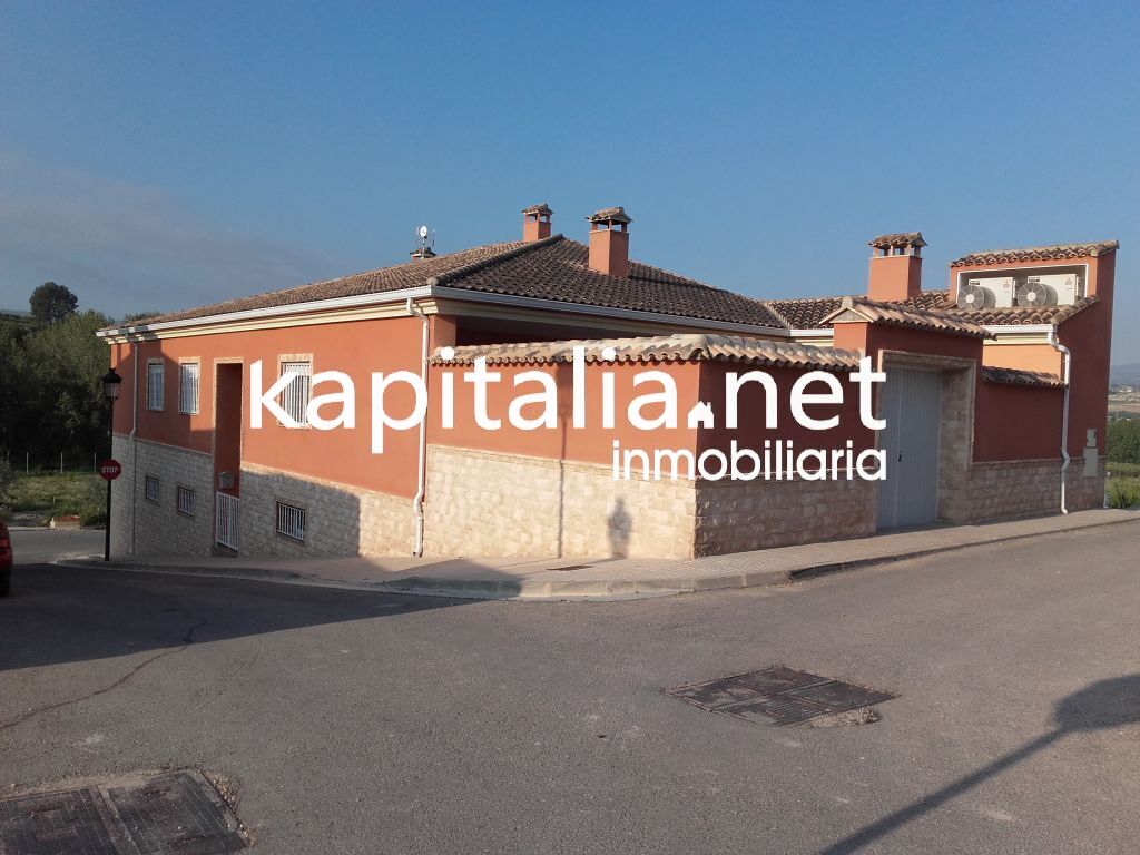 Casa adosada a la venta en Bufali