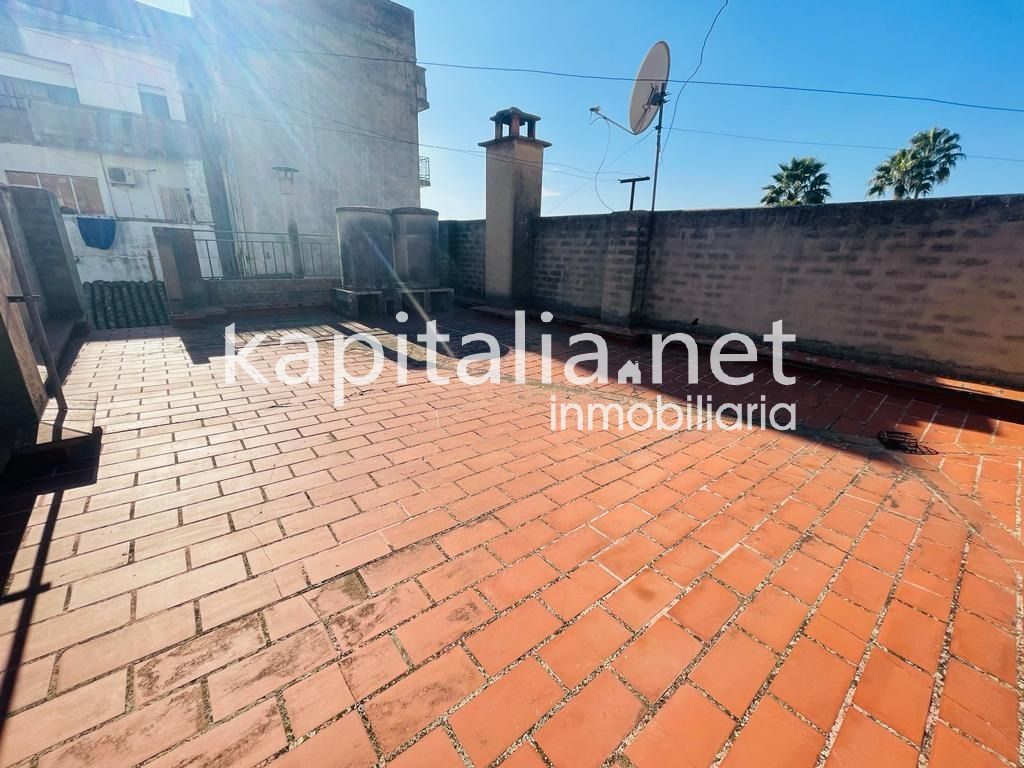 Casa con amplia terraza en la Llosa de Ranes