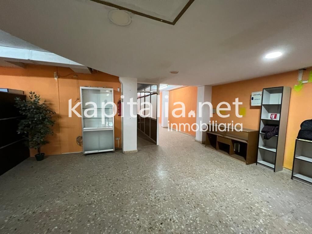 COMMERCIAL PREMISES FOR SALE IN XATIVA