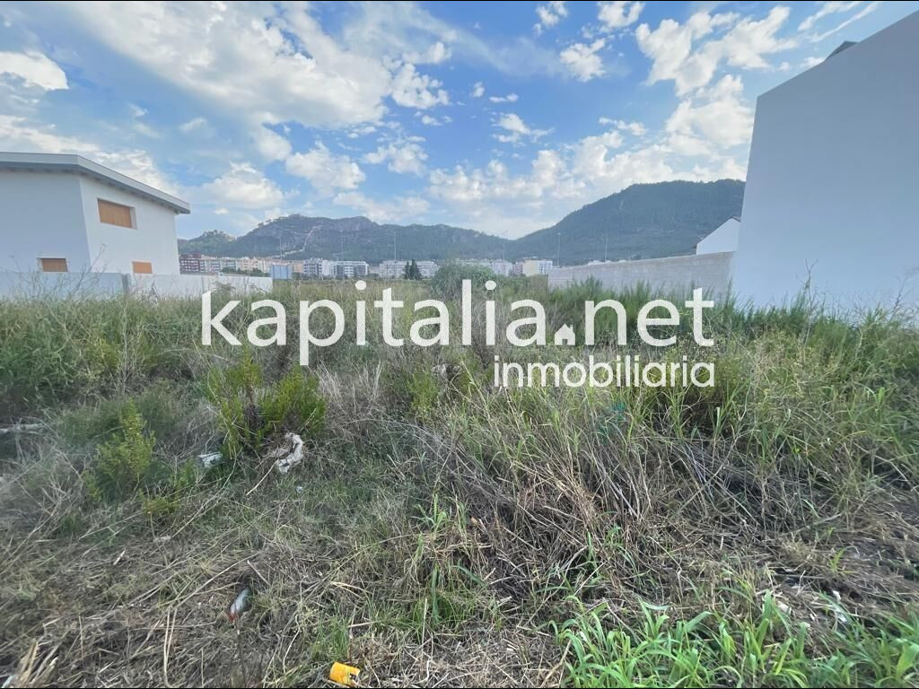 Urban plot for sale in Xativa.