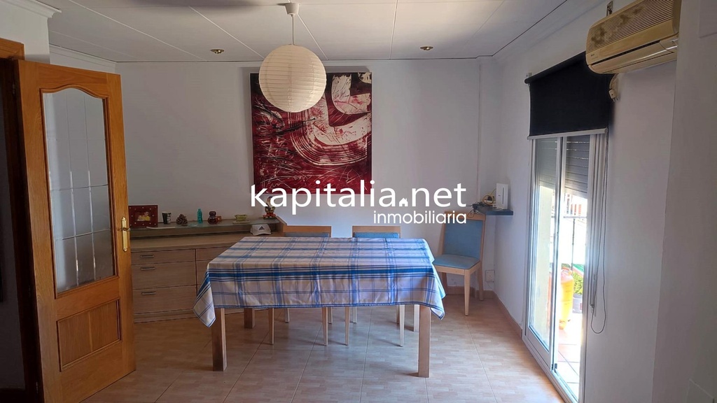 APPARTEMENT À VENDRE À ALCOY SITUÉ DANS LA ZONE SANTA ROSA.