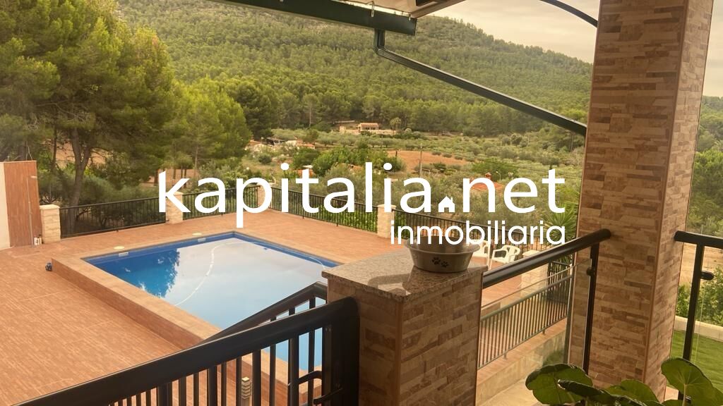 Impressive villa for sale in L'Olleria (Valencia)