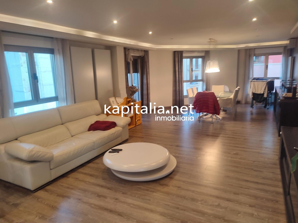 EXCELLENT PENTHOUSE A VENDRE A ALCOY, SITUE DANS LE QUARTIER CENTRAL.