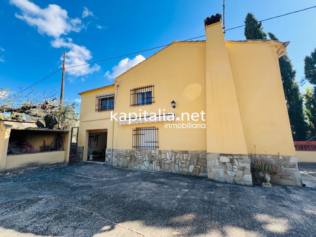 Doppelhaushälfte im Landhausstil in Ontinyent zu verkaufen