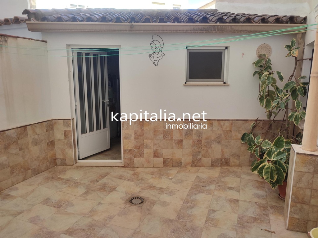 INTERESANTE PISO A LA VENTA EN ALBAIDA, UBICADA EN BUENA ZONA.