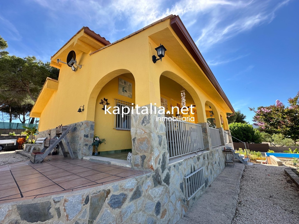 Chalet a la venta en Ontinyent