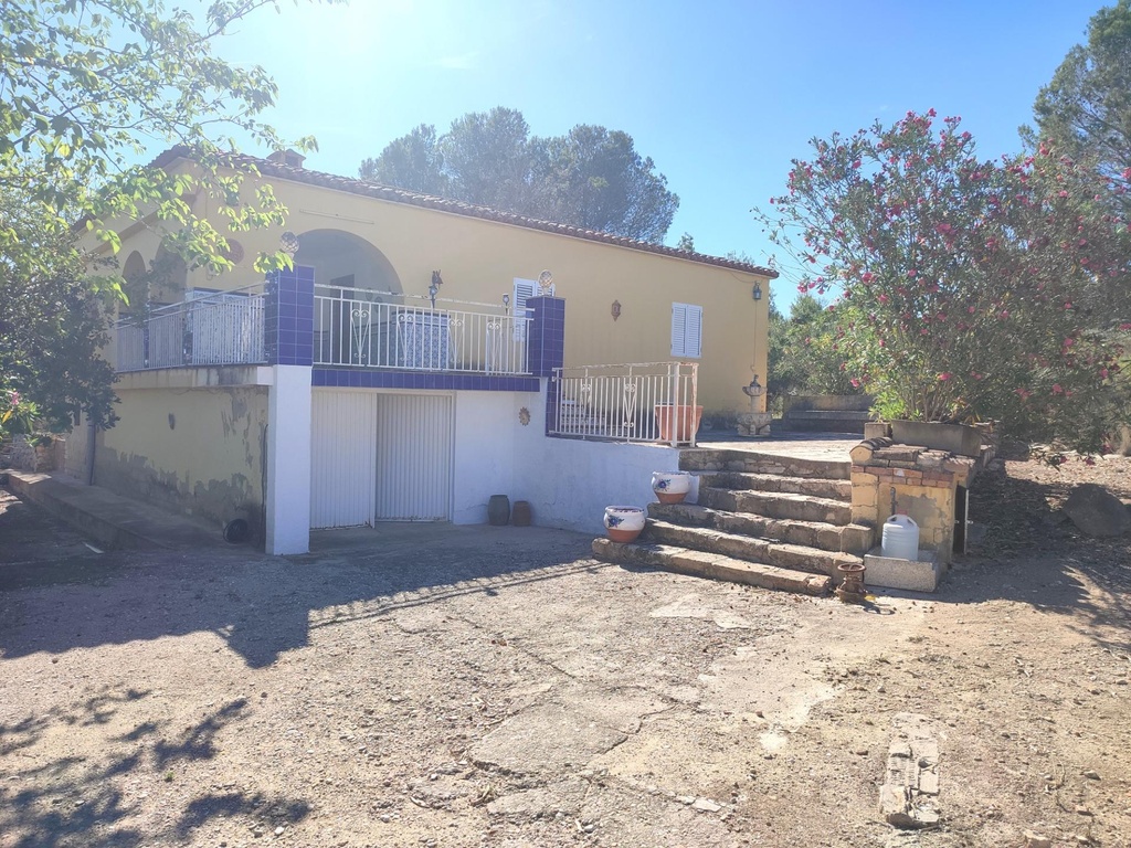 MAISON DE CAMPAGNE À VENDRE À GUADASSEQUIES, SITUÉE DANS UNE ZONE TRANQUILLE.