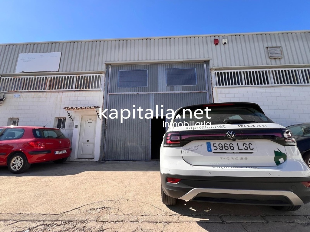 NAVE INDUSTRIAL A LA VENTA EN ALCUDIA DE CRESPINS