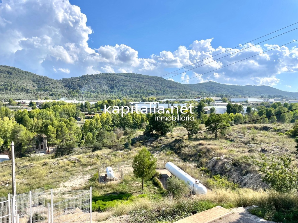 Piso en planta baja a la venta en Bocairent.