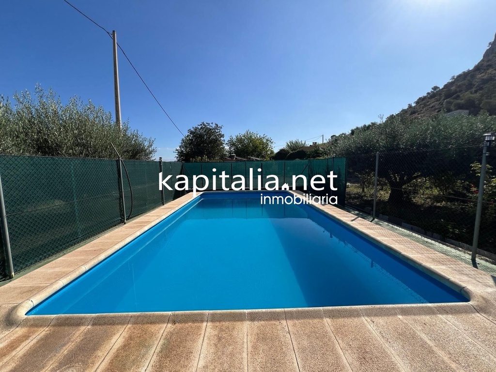 COUNTRY HOUSE WITH LAND, POOL AND ELECTRICITY, FOR SALE IN XATIVA