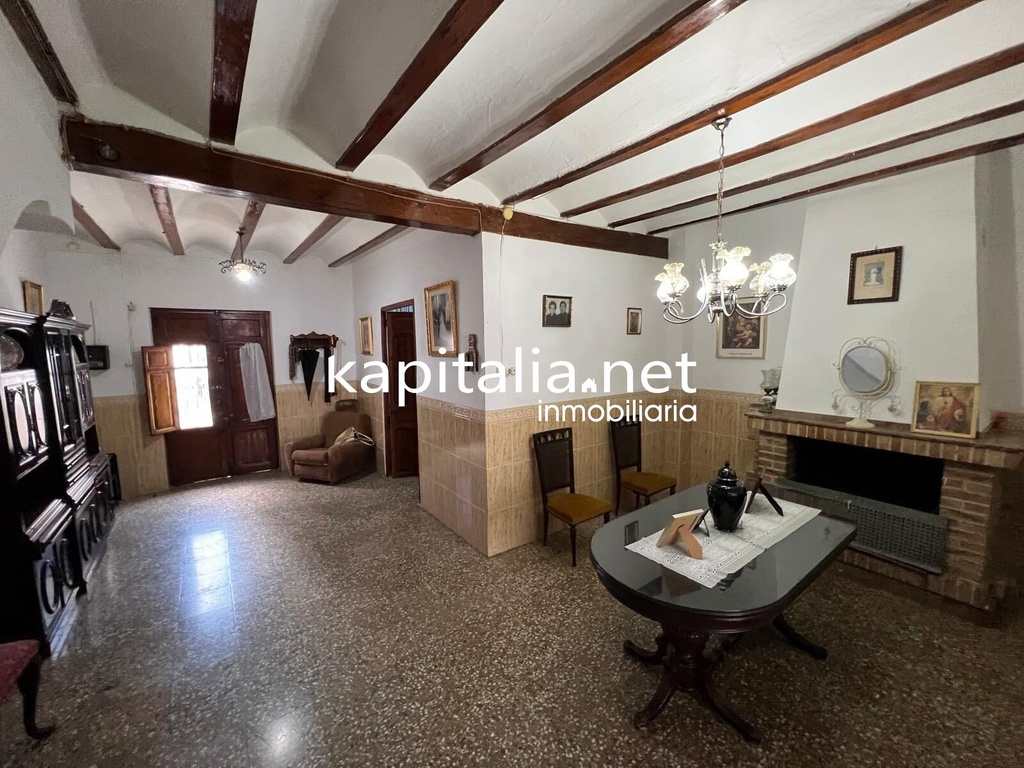 HOUSE FOR SALE IN XATIVA