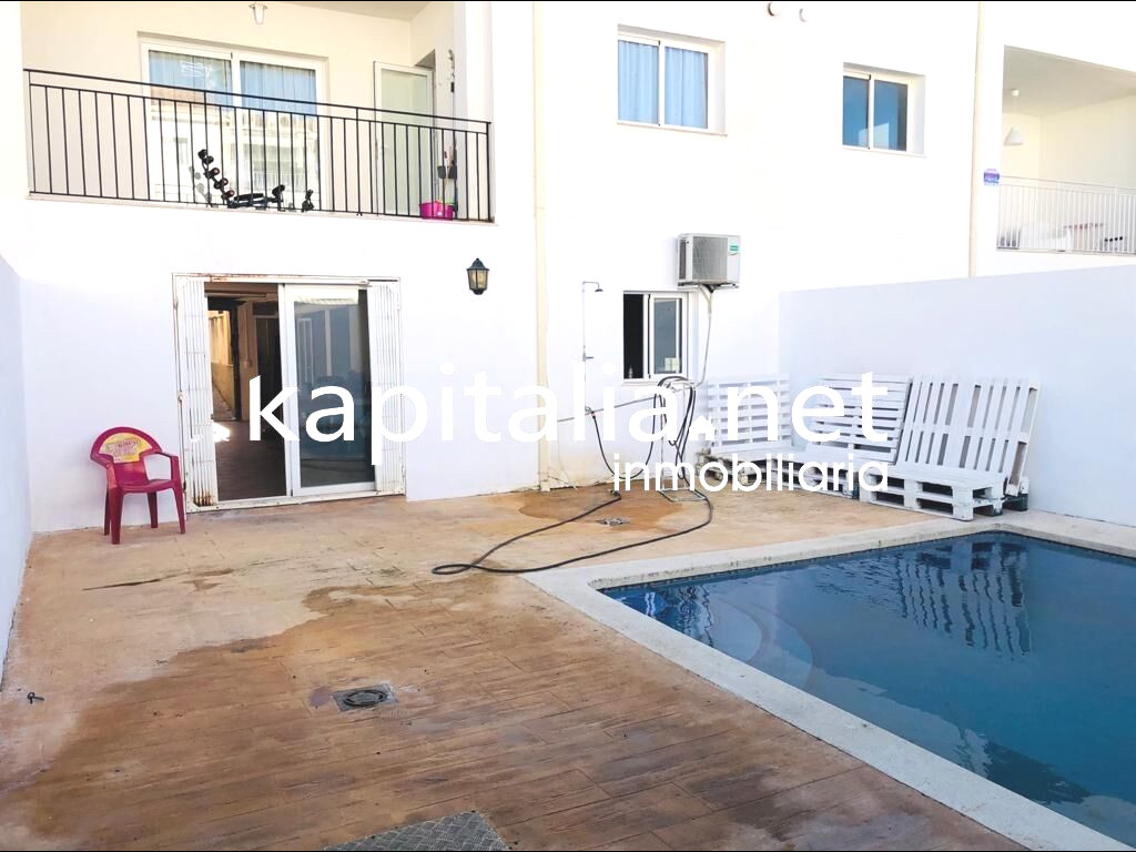 Townhouse for sale in Beneixida.