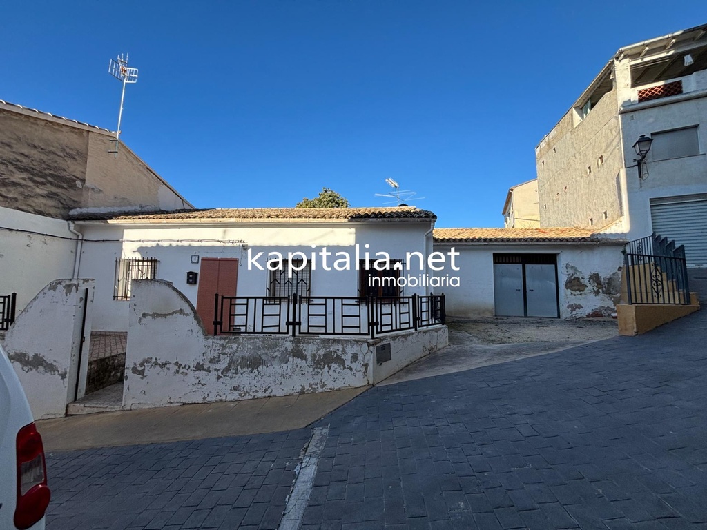 Village house for sale in Alqueria de Aznar