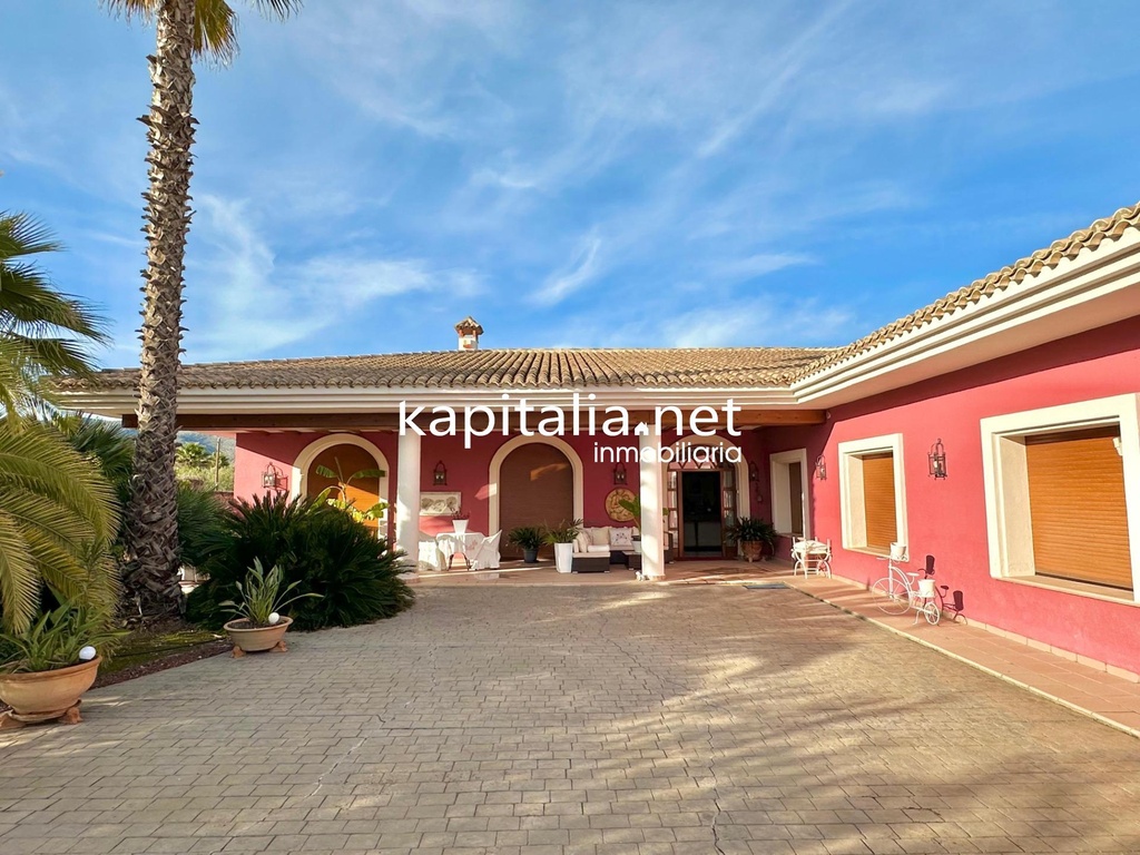 Villa for sale in Ontinyent