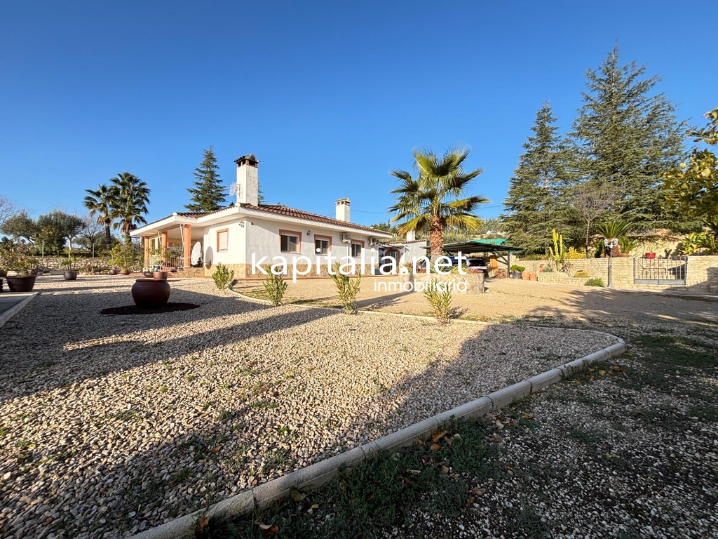 Stunning villa in Ontinyent