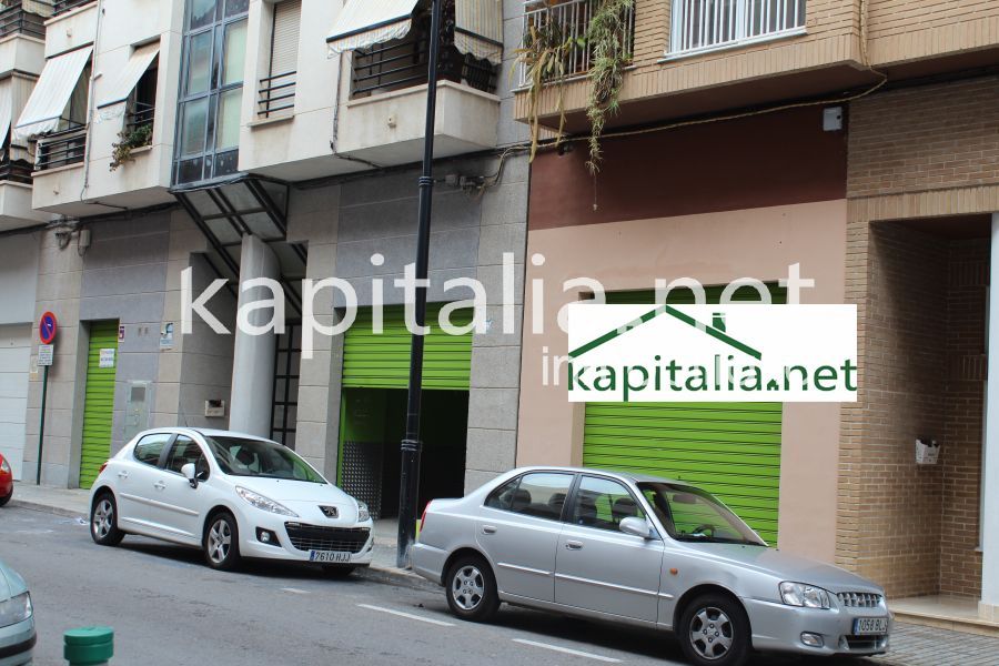 Local en venta y alquiler junto al centro comercial el Teler de Ontinyent.