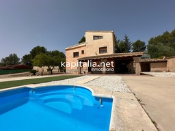 Villa for sale in Muro de Alcoy.