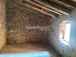 CASA ECONÓMICA PARA REFORMAR EN BENAMER UBICADO EN MURO DE ALCOY.