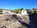 KLEINES HAUS MIT LAND UND SPEICHERN ZUM VERKAUF IN ONTINYENT, IN DER GEGEND VON MORERA GELEGEN.